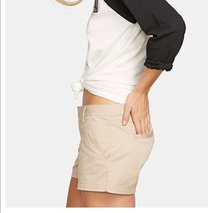 Volcom short size 27 beige brand new with tags